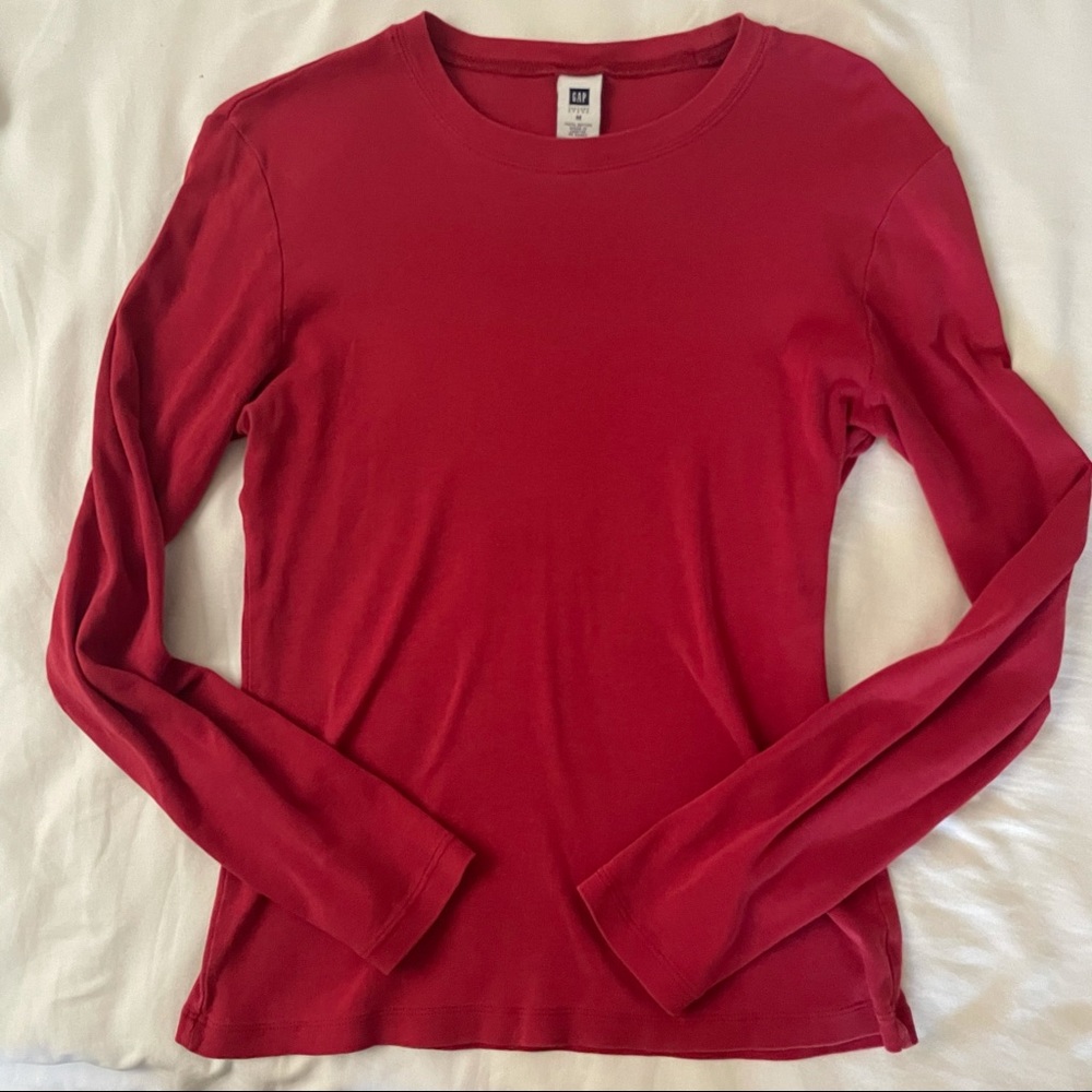 GAP RED LONG SLEEVE